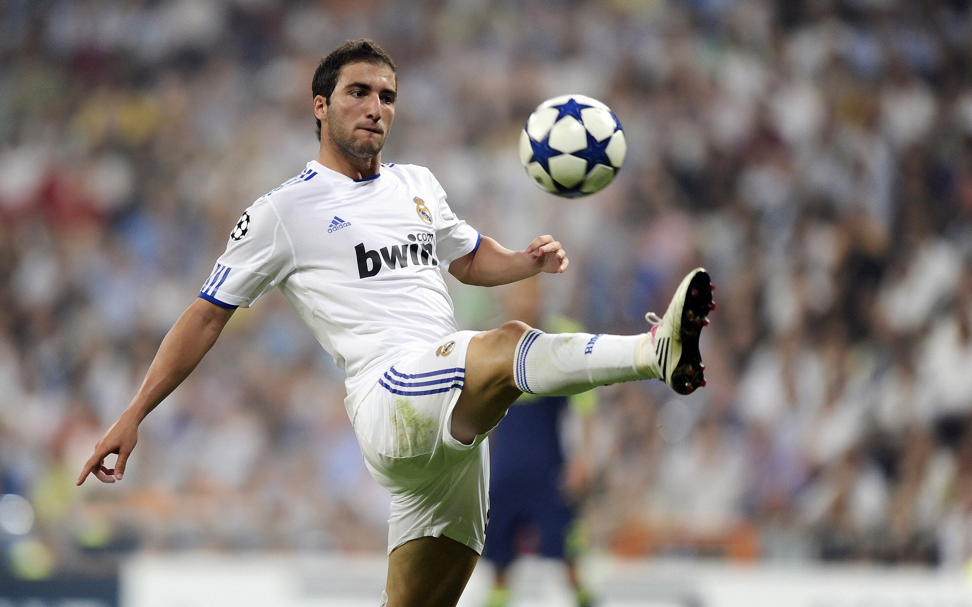 西亚卡姆成为胜负手，步行者冲垮活塞