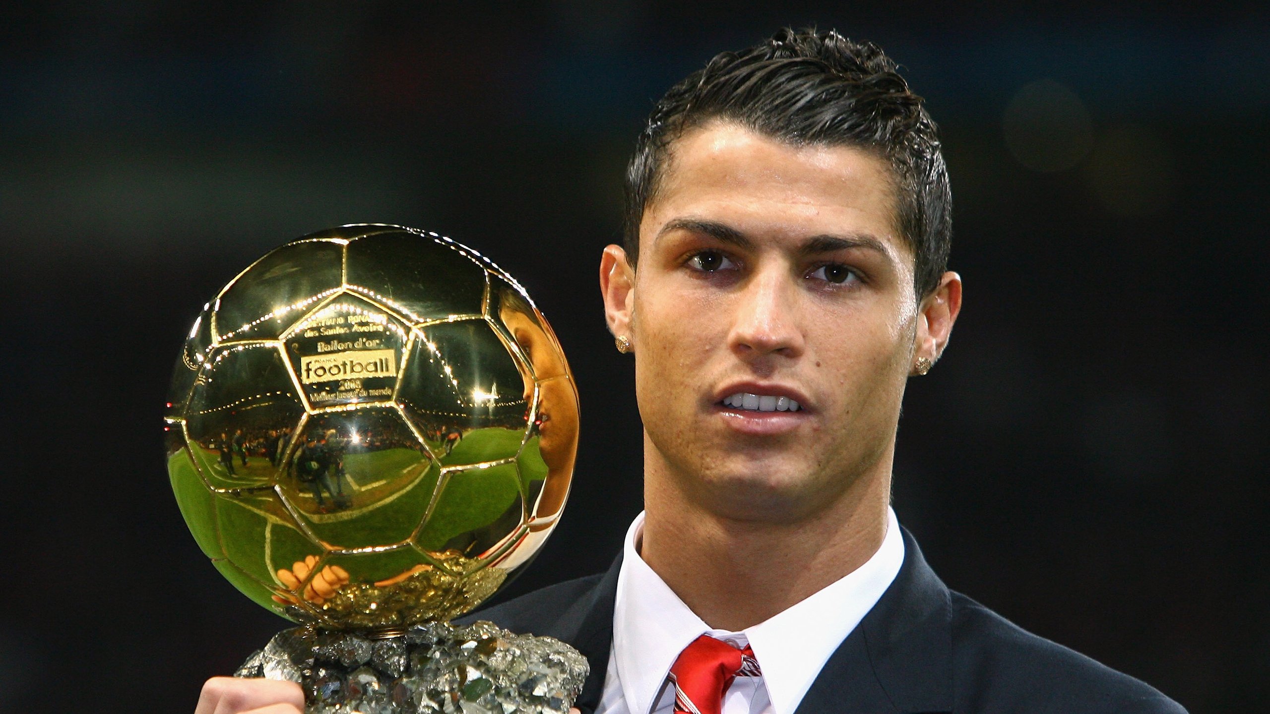 逆转之夜,波兰的足球魔法与张本的乒乓使命